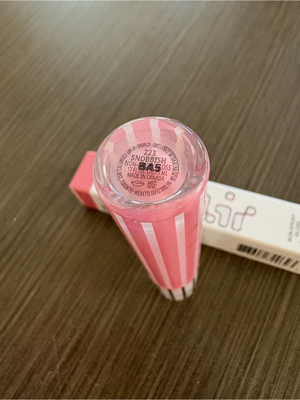 MAC Lipglass Air Snobbish - Picture 4 of 10
